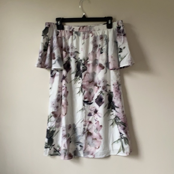 Off the shoulder Lulu’s Dress Sz M - Picture 2 of 4